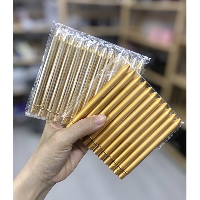 Cọ môi có nắp xi ánh vàng siêu đẹp và sang lắm nè