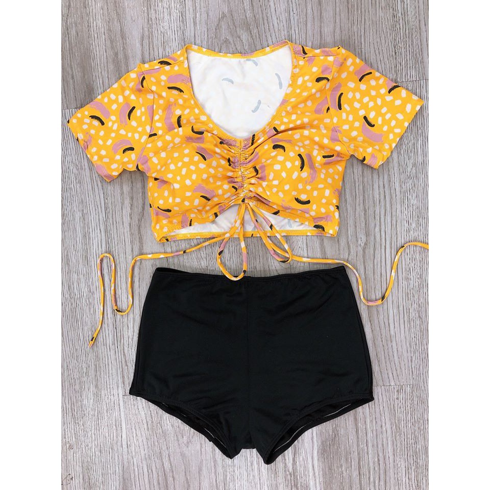Bikini hai mảnh cộc tay vàng hoa mặc đi biển đi bơi đẹp | BigBuy360 - bigbuy360.vn
