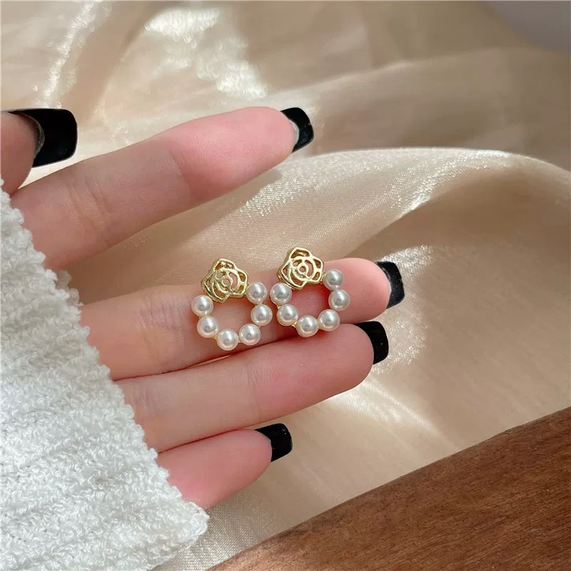 The Bleu | Bông tai đính hạt ngọc phong cách Hàn Quốc đuôi bạc 925 | E219