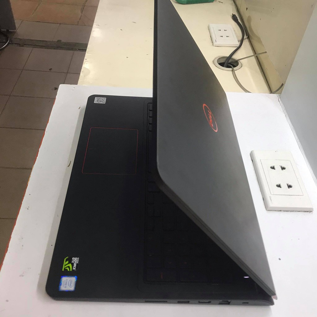 Máy laptop Dell Inspiron 5577 Core i5-7300HQ, 8gb ram,128gb ssd + 500gb hdd, Vga nvidia Gtx 1050- 4G, màn 15.6" Full HD | BigBuy360 - bigbuy360.vn