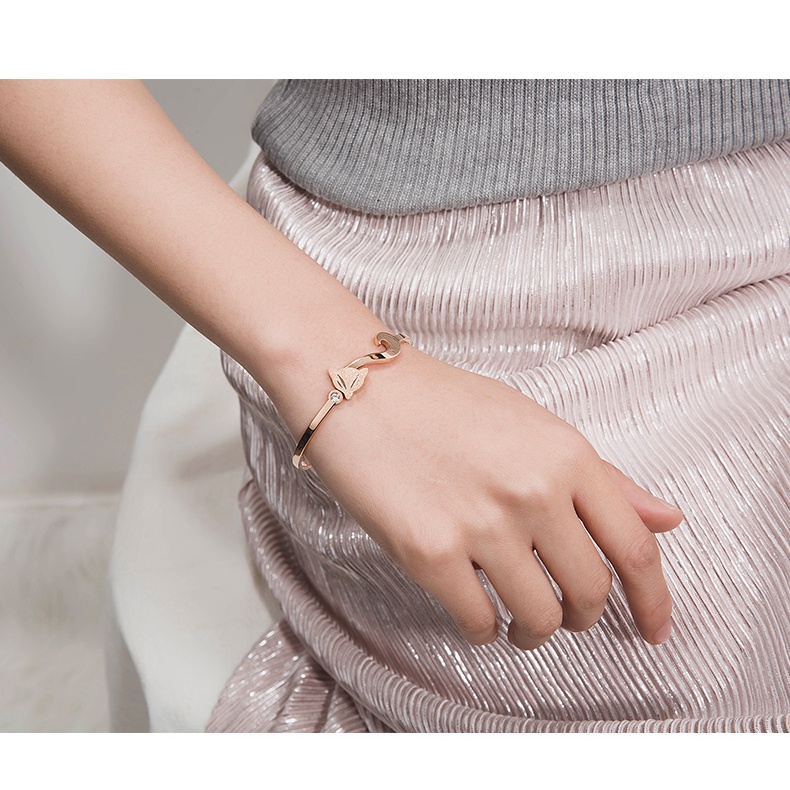 Vòng tay lắc tay nữ titan hồ ly phun cát H11-404 - CAM KẾT KHÔNG GỈ, KHÔNG BAY MÀU - BẢO HÀNH 12 THÁNG