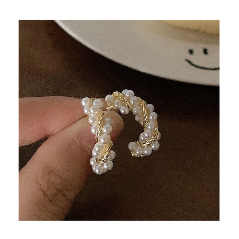 Khuyên tai hình bán nguyệt đính ngọc trai nhân tạo thời trang retro Hàn Quốc thanh lịch