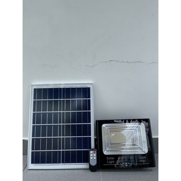 Đèn năng lượng mặt trời 3 màu ánh sáng Trắng, Vàng, Trung tính 100W 200W 300W chiếu sáng sân vườn chống nước IP67