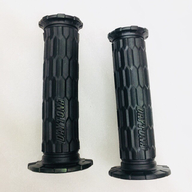 Bao tay cao su Daytona Mẫu V4 gắn được nhiều dòng xe máy Winner, Exciter, Vario, Raider, Sonic
