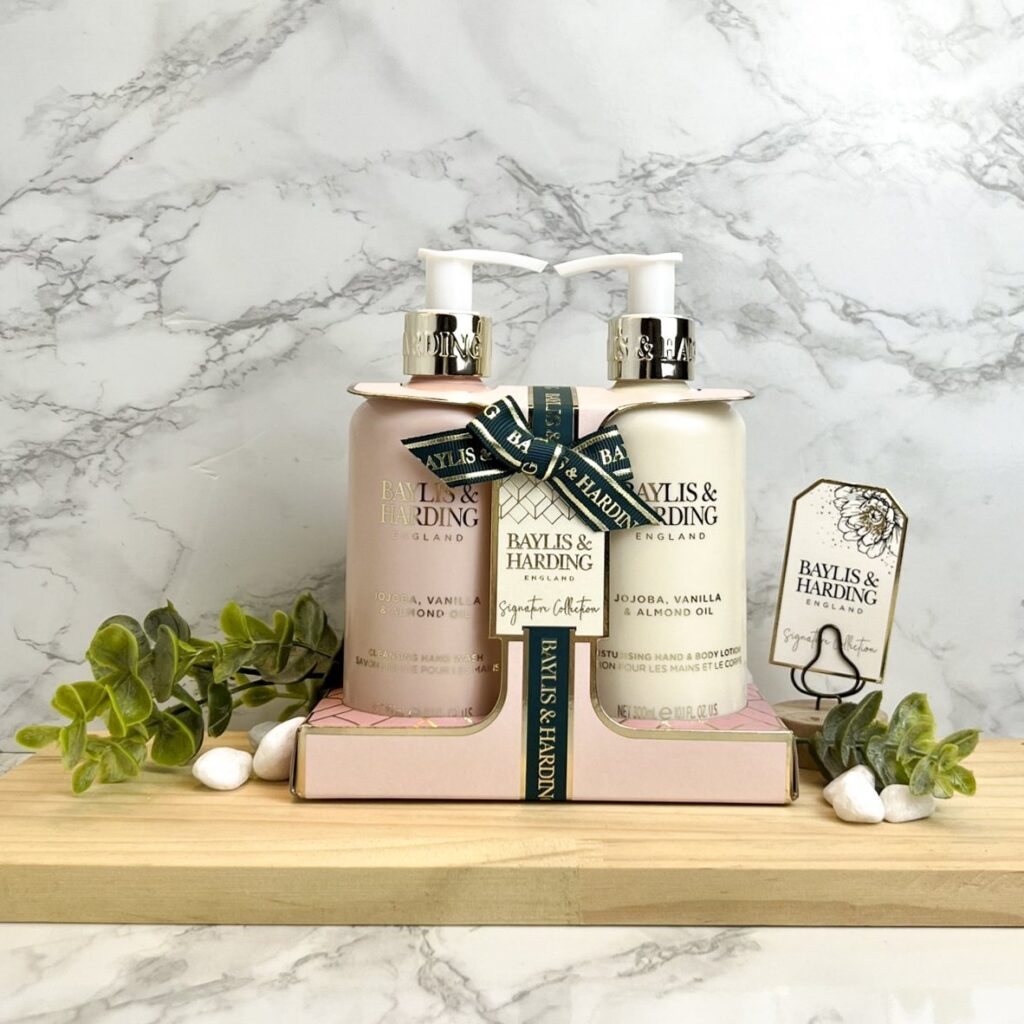 Set Gel Rửa Tay Và Kem Dưỡng Thể Baylis &amp; Harding 300ml