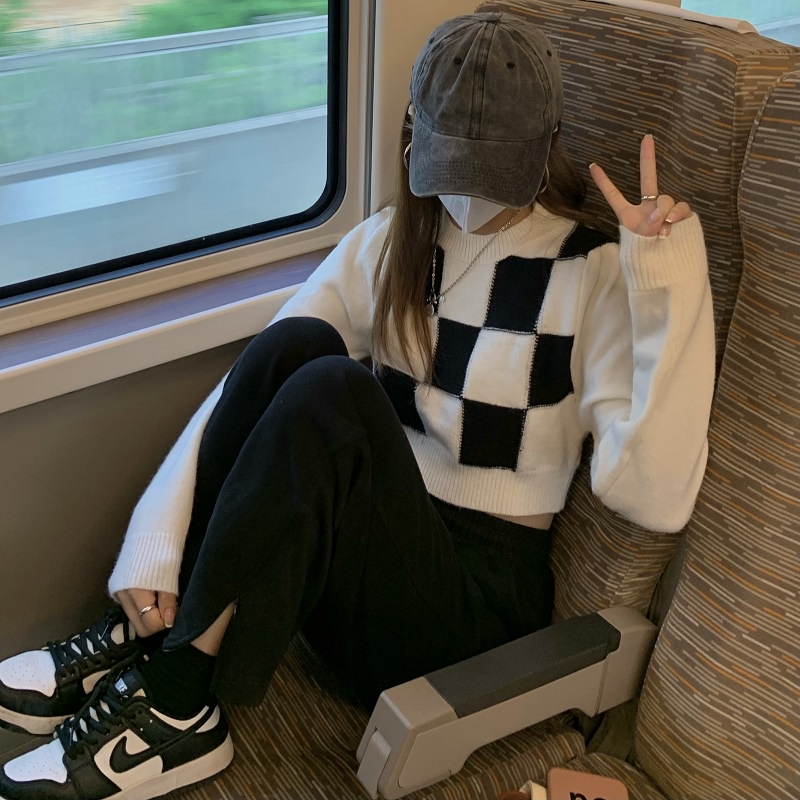 Áo Len Dệt Kim 173063Áo Thun Cổ Tròn Màu Trắng Đen Họa Tiết Sọc Caro Phong Cách Phương Tây