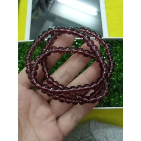 chuỗi đeo tay cuốn 3 tầng màu nâu tím. hàng đẹp cầm rất nặng tay