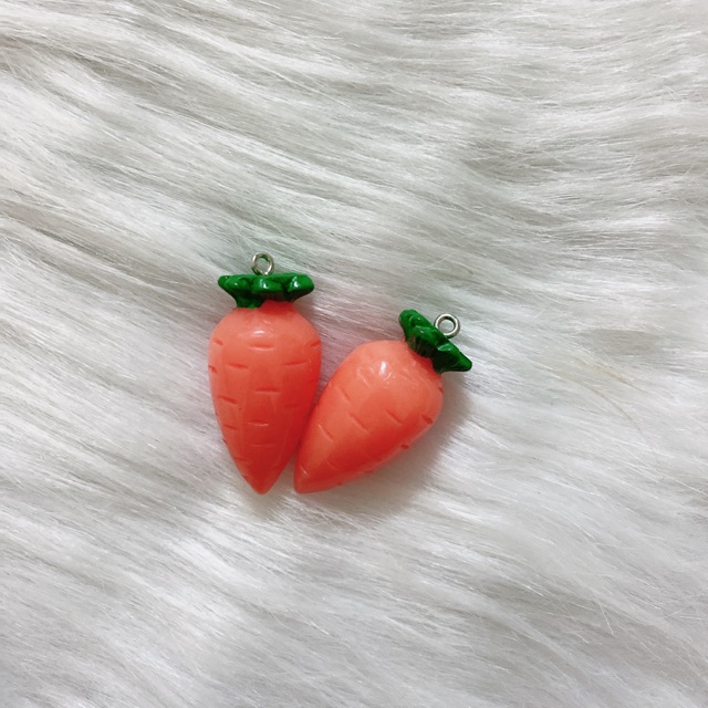 Charm nhựa hình cà rốt ,quả đào