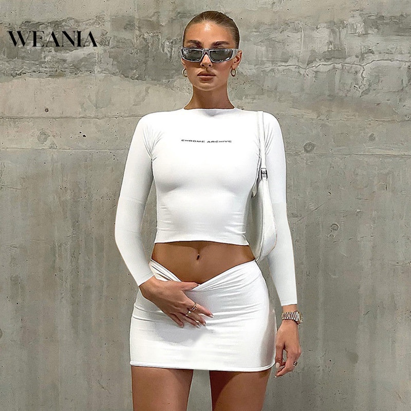 Set Đồ 2 Món Gồm Áo Thun Crop Top Tay Dài In Chữ + Chân Váy Mini Cho Nữ
