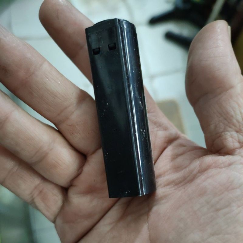 Pin sạc của tông đơ Q2