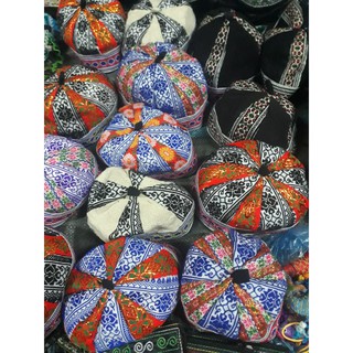 Mũ đội đầu người dân tộc H"mong