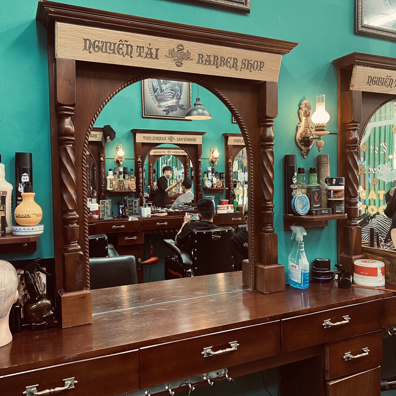 Kệ Gương Cắt Tóc Barbershop KG01