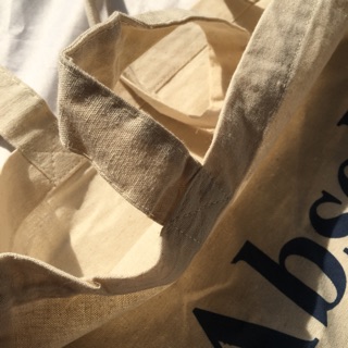 túi tote absolute become curious sẵn
