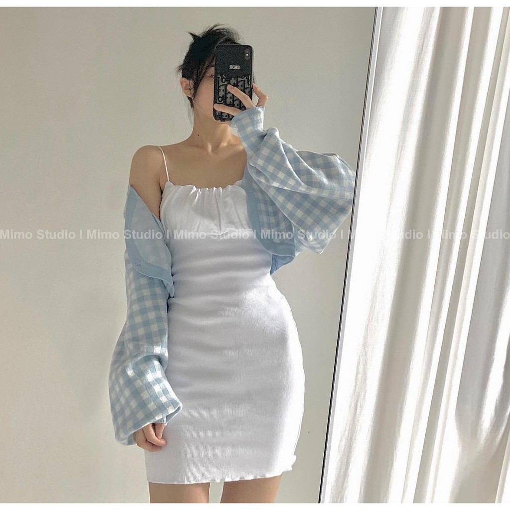 Set khoác caro xanh và đầm trắng 2 dây mảnh