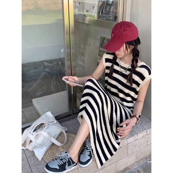 Đầm kẻ ngang dáng dài maxi chất len lưới phong cách , Váy maxi sát nách hoạ tiết kẻ sọc ngang chất len lưới