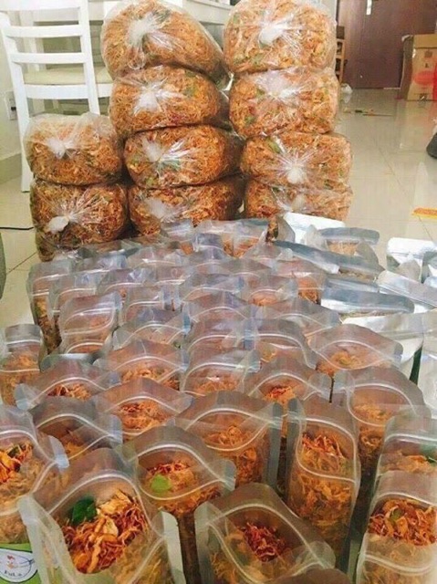 Khô gà lá chanh xé cay | BigBuy360 - bigbuy360.vn