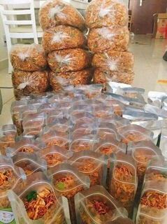 Khô gà lá chanh xé cay