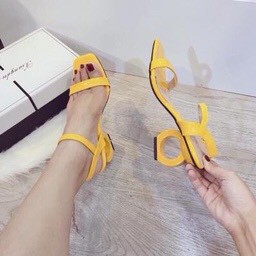 ] Giày Cao Gót Chữ O Quay Ngang Bóng