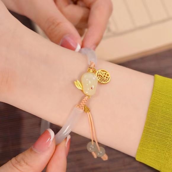 Vòng Tay Ngọc Bích Phối Họa Tiết Thỏ Xinh Xắn 08.02