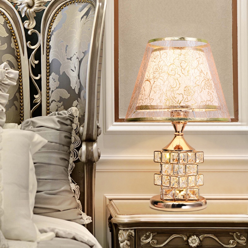 Hộ gia đình đơn giản hiện đại phong cách châu Âu Đèn bàn pha lê LED  phòng ngủ đèn ngủ nghiên cứu đèn trang trí đèn bàn đèn pha lê