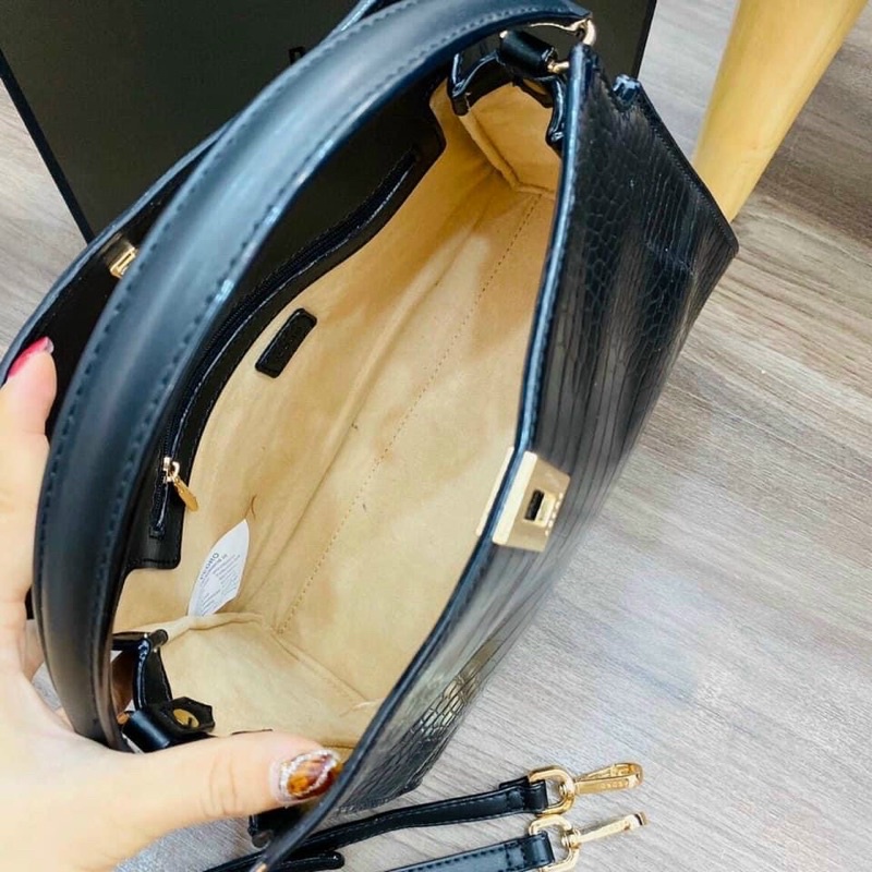 PEDRO NEW NEW !!!  PW2-56610013  Kiểu túi xách tay nữ mang phong cách giản dị ,tinh tế