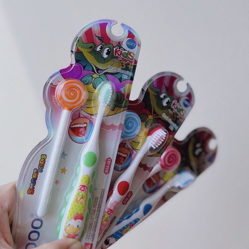 Sét bàn chải đánh răng và bàn chải đánh lưỡi cho bé