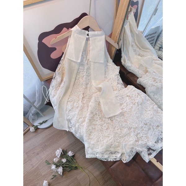 set áo cổ yếm ren hoa nổi nơ + quần short ngắn