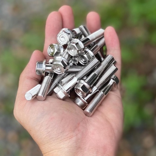 Ốc TBT 8x30 v2 inox 304 lắp ty phuộc satria, treo pô, cùi dĩa và nhìu vị trí trên xe