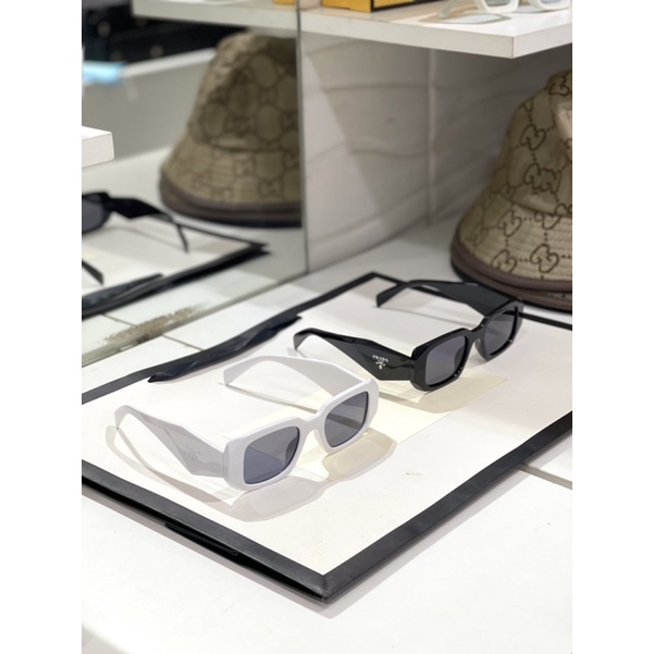 Kính Râm thời trang nữ Prada Ngọc Trinh Fullbox Bảo Hành 3 Tháng