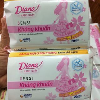 Băng vệ sinh Diana hàng ngày 20 miếng