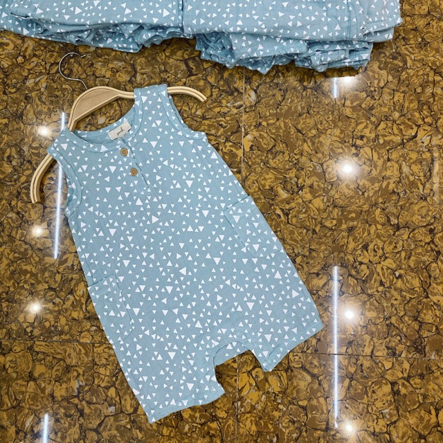 Romper xanh ngọc tam giác