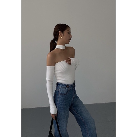 Áo bẹt vai cổ choker