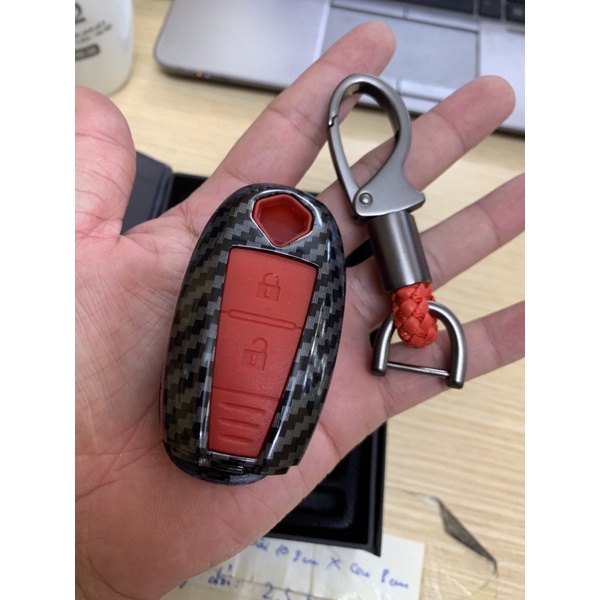 Ốp chìa khóa carbon xe Nissan Navara, Xtrail, Almera, X-trail Cao Cấp kèm Móc treo