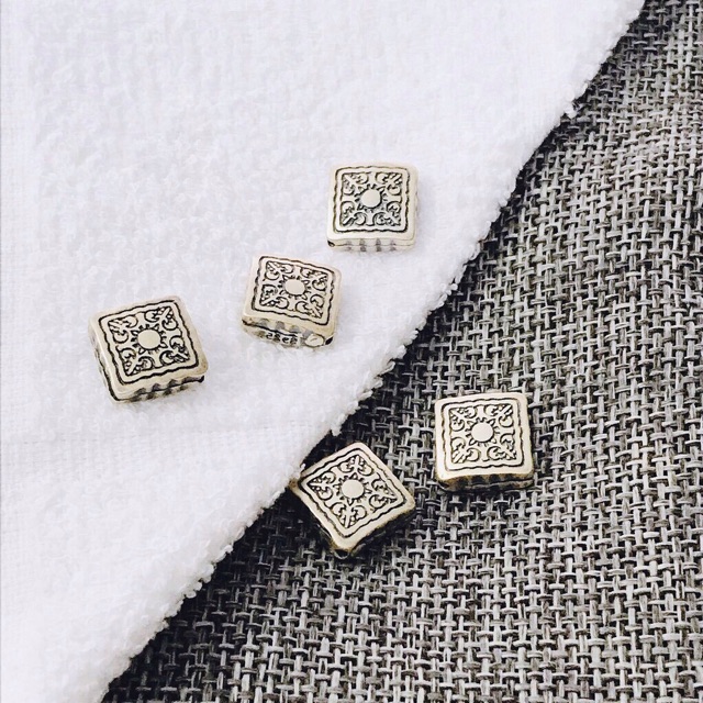 Charm bạc vuông - MH030