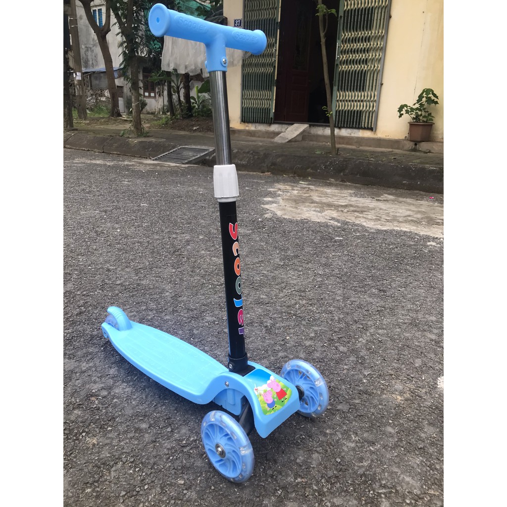 Xe trượt scooter 3 bánh phát sáng cho bé