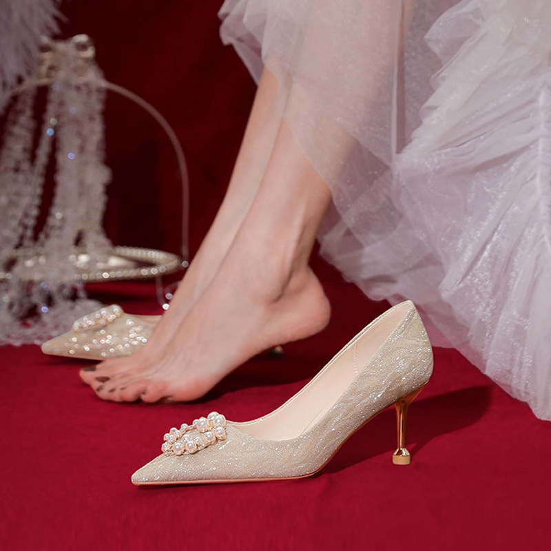 Giày Cao Gót Mũi Nhọn Đính Đá Pha Lê Sang Trọng Cho Cô Dâu