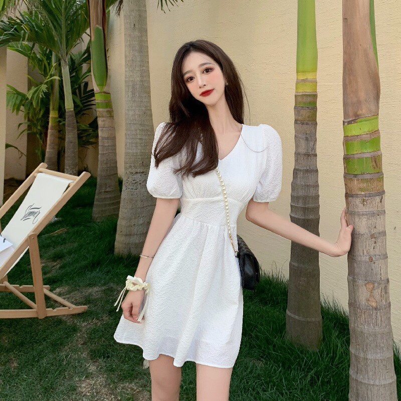 Đầm Ren Ngắn Tay Cổ V 🌸𝙈𝙖̂̃𝙪 𝙃𝙤𝙩 𝙉𝙝𝙖̂́𝙩 𝟐𝟎𝟐𝟏🌸 Với Thiết Kế Đơn Giản, Độc Đáo Dành Cho Nữ | BigBuy360 - bigbuy360.vn