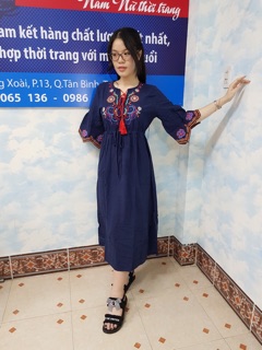 Đầm maxi thêu thổ cẩm