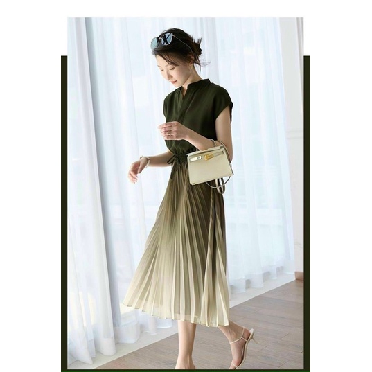Váy xếp ly màu