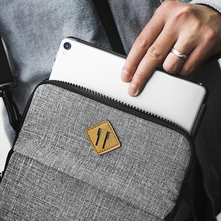 TÚI ĐEO CHÉO TOMTOC (USA) MULTI FUNCTION SHOULDER FOR IPAD/TABLET