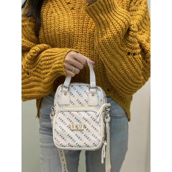 Túi Xách Đeo Chéo Gu.ess Crossbody