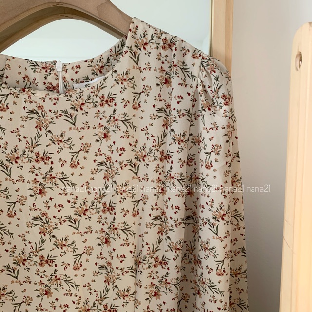 Váy babydoll hoa nhí dài tay | BigBuy360 - bigbuy360.vn