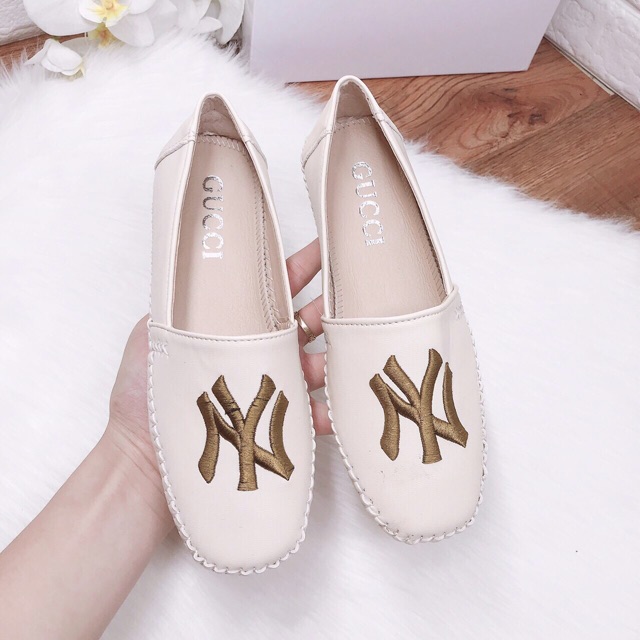 Giày slip on NY da mịn mềm mũi vuông | BigBuy360 - bigbuy360.vn