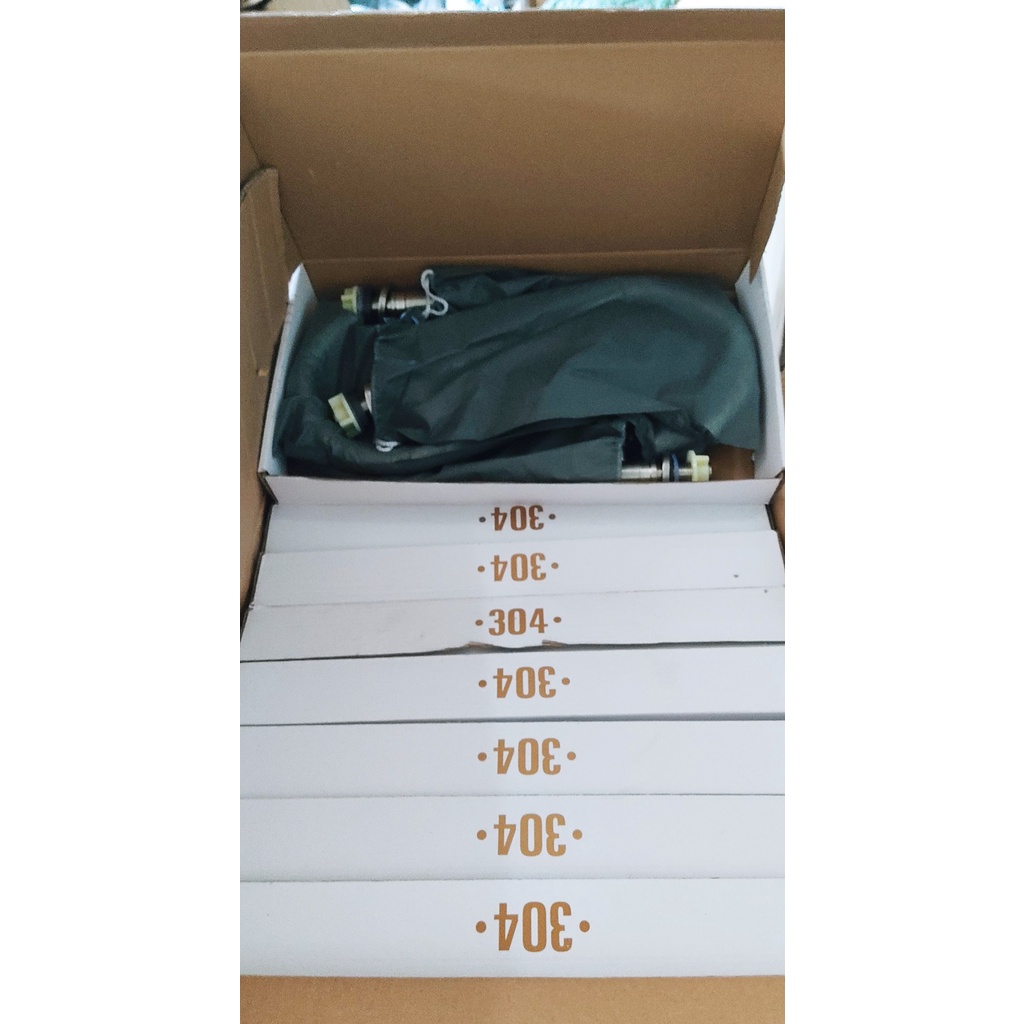 Vòi chén lạnh bi xoay inox đánh bóng, xoay cực nhẹ ( Mã Cl22)