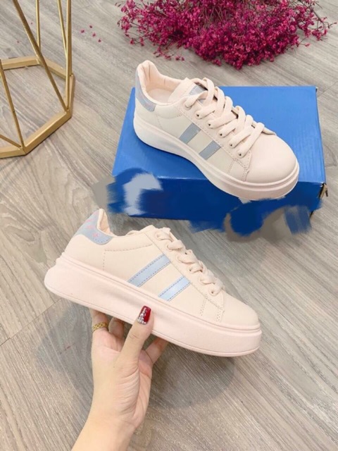 Giày Nữ Phản Quang Hai Vạch Có Màu Trắng Và Màu Hồng Cực Đẹp | BigBuy360 - bigbuy360.vn