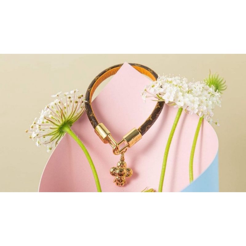 Vòng tay Louis Vuitton da canvas LV