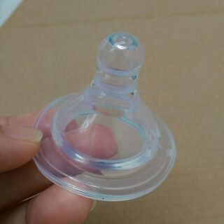Núm ti cổ rộng GB Baby siêu mềm cho bé