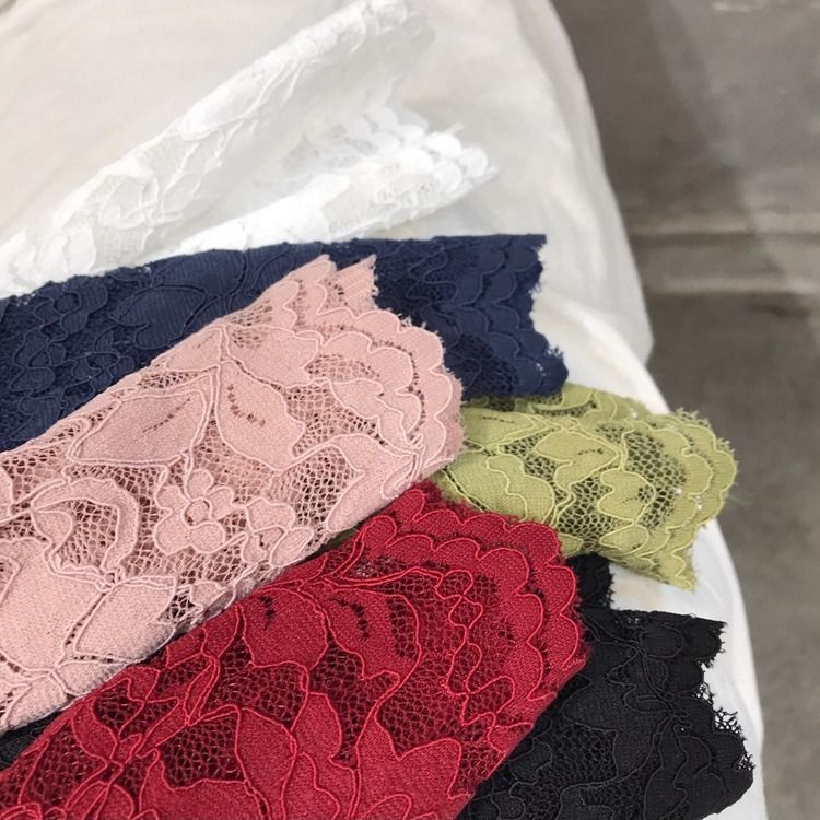 Áo thun dài tay cổ cao phối ren thời trang phương Tây mới sành điệu cho nữ