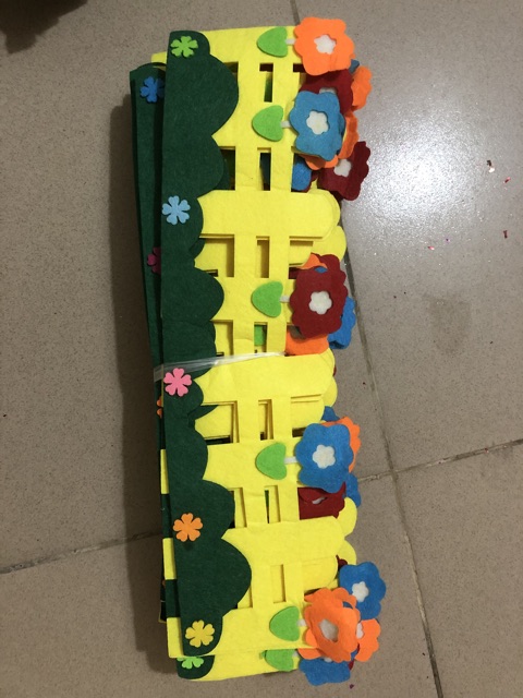 Cỏ nỉ trang trí chân tường
