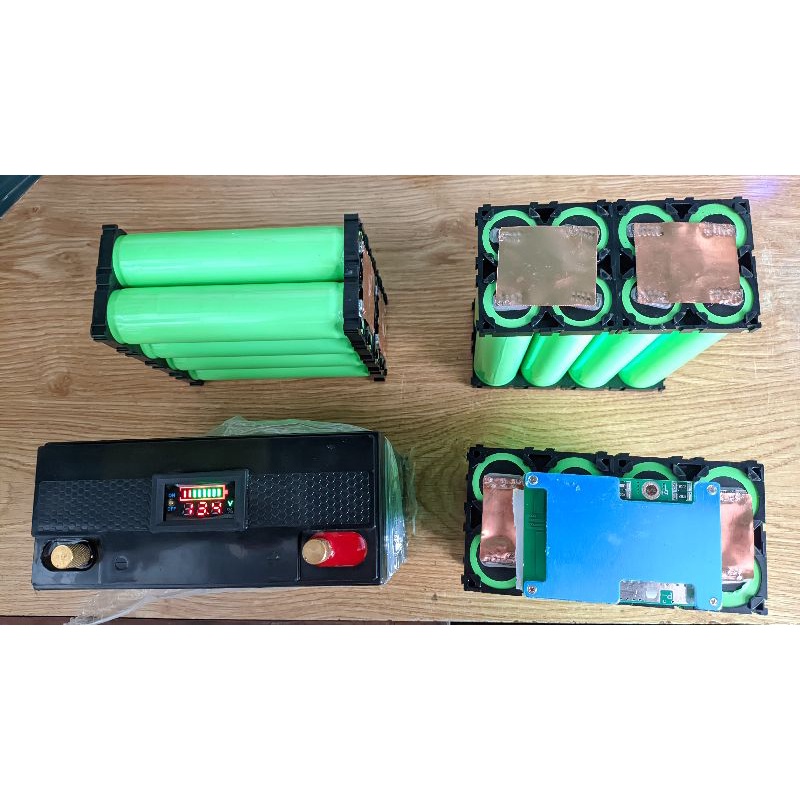 Vỏ đựng vừa 8 cell 33140 hoặc 20 cell 32700